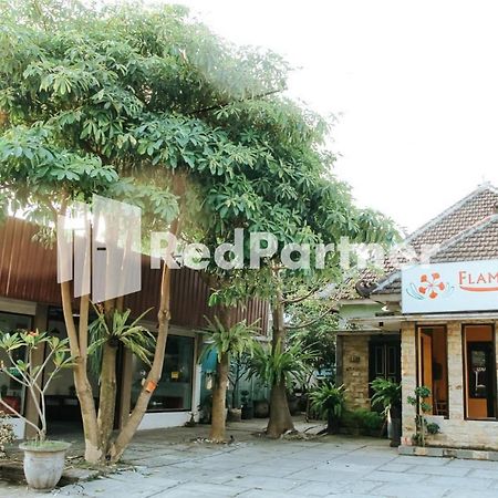 Hotel Flamboyan Asri Syariah Mitra Reddoorz Near Kampung Inggris Pare Extérieur photo
