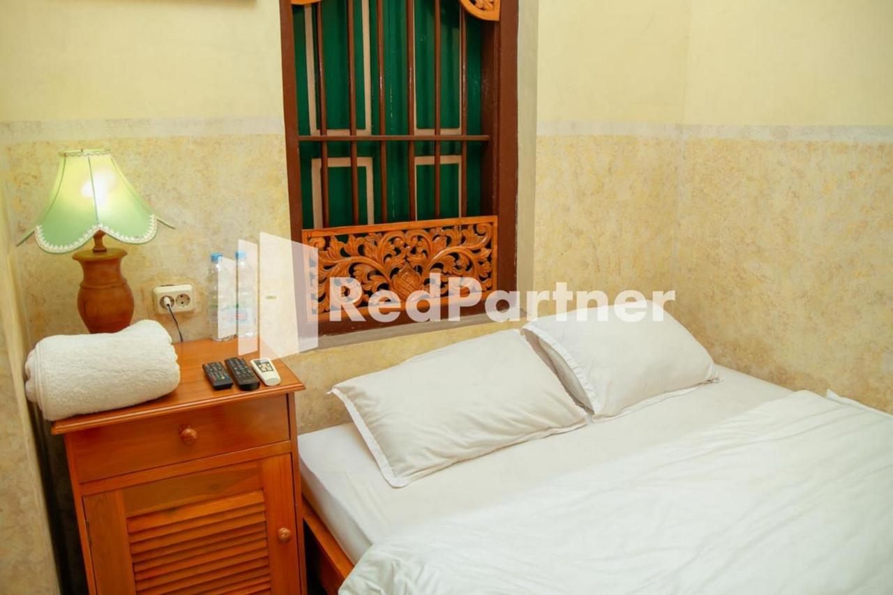 Hotel Flamboyan Asri Syariah Mitra Reddoorz Near Kampung Inggris Pare Extérieur photo