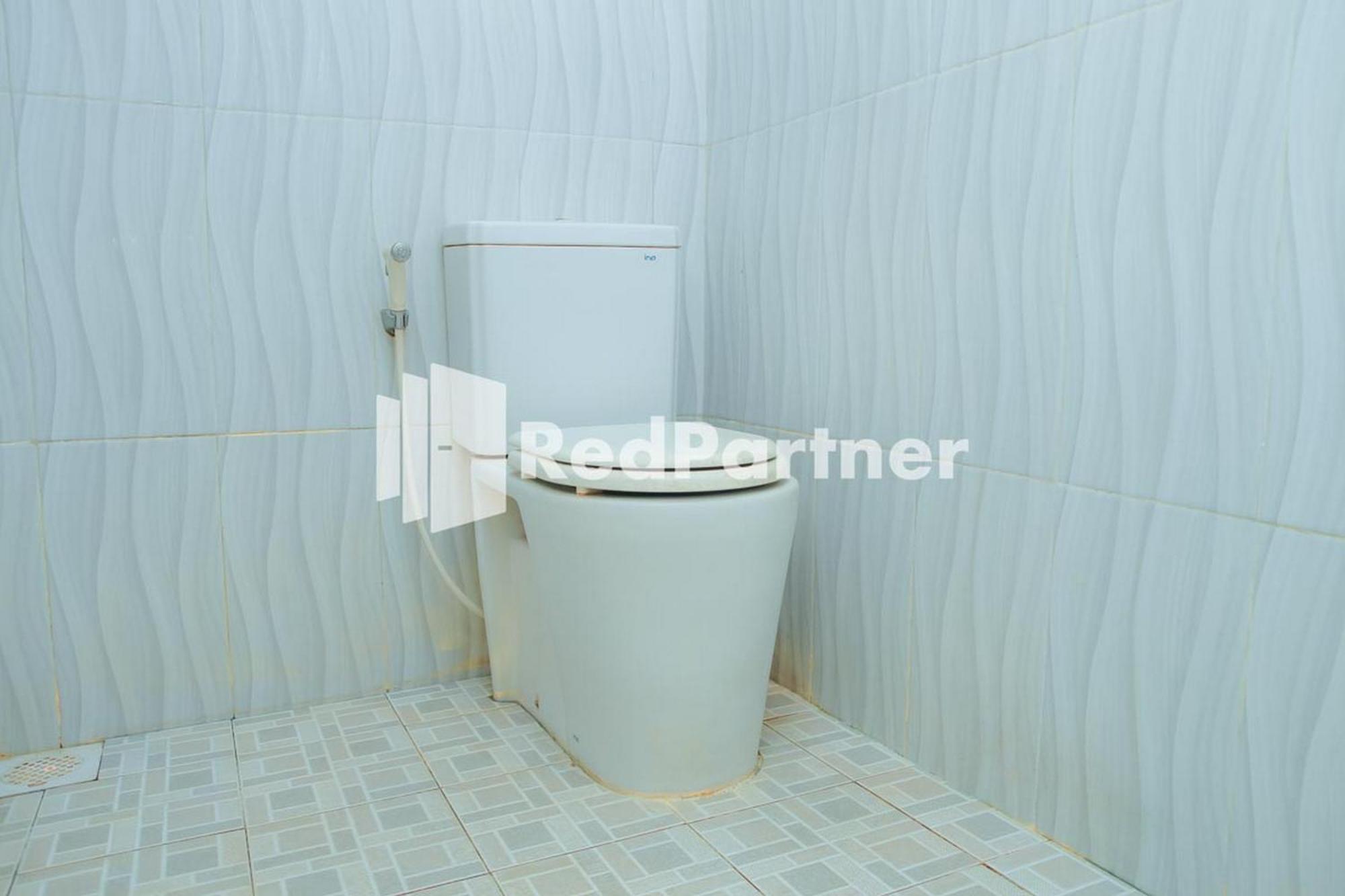 Hotel Flamboyan Asri Syariah Mitra Reddoorz Near Kampung Inggris Pare Chambre photo
